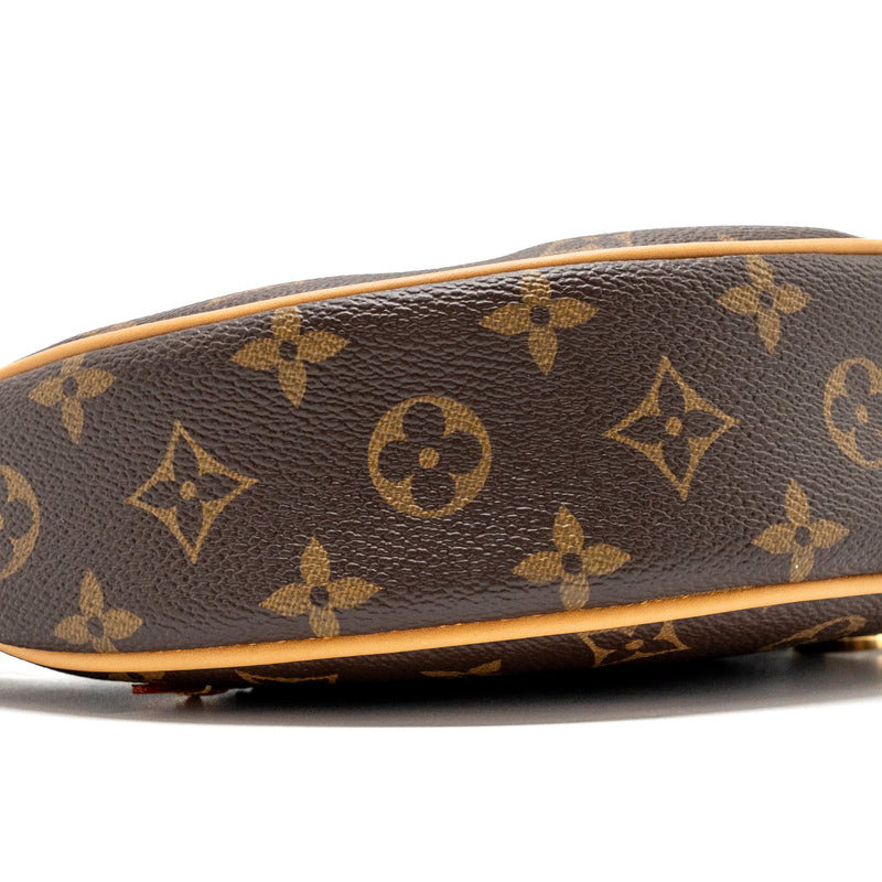 Louis Vuitton half-moon loop baguette monogram canvas GHW (New version)