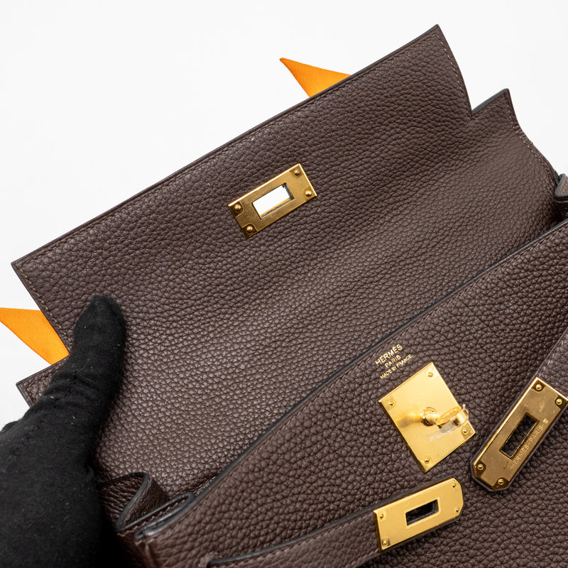 Hermes Kelly 28 Togo Chocolate GHW Stamp Y