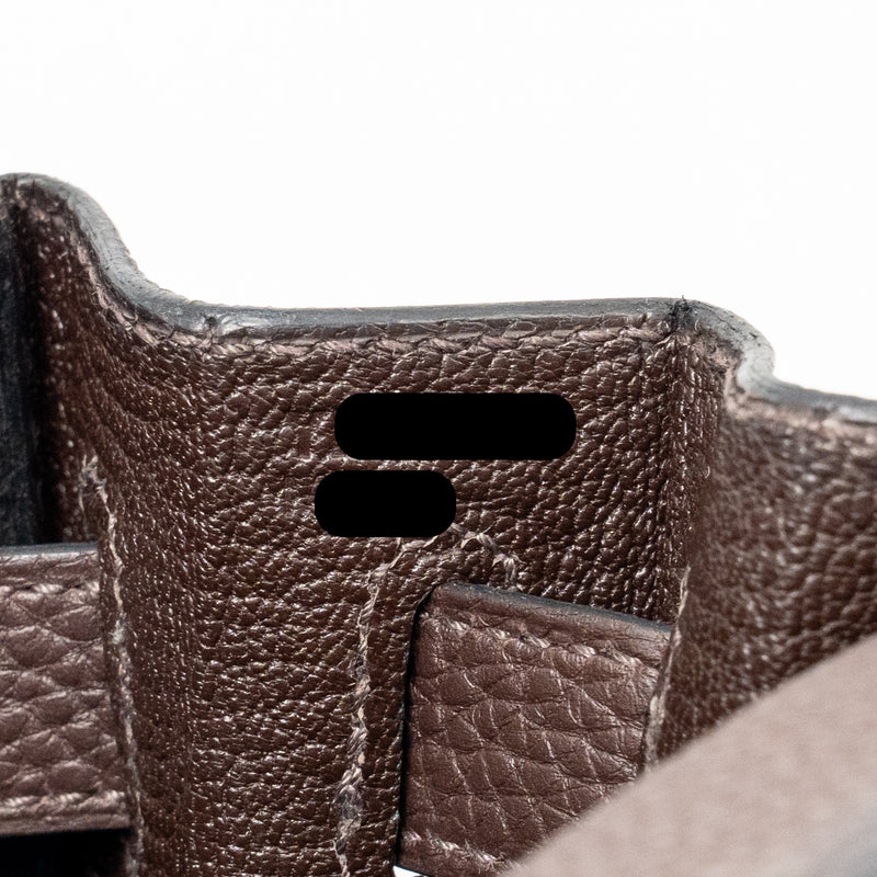 Hermes Kelly 28 Togo Chocolate GHW Stamp Y