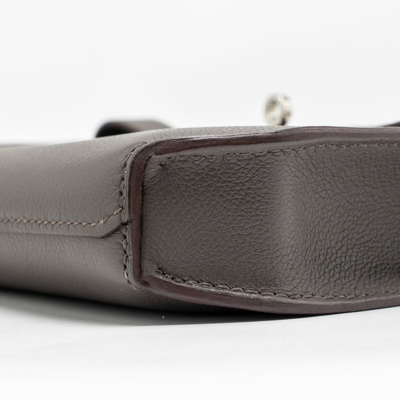 Hermes Pochette Kelly Depeches 25 Evercolor gris Etain SHW stamp Z