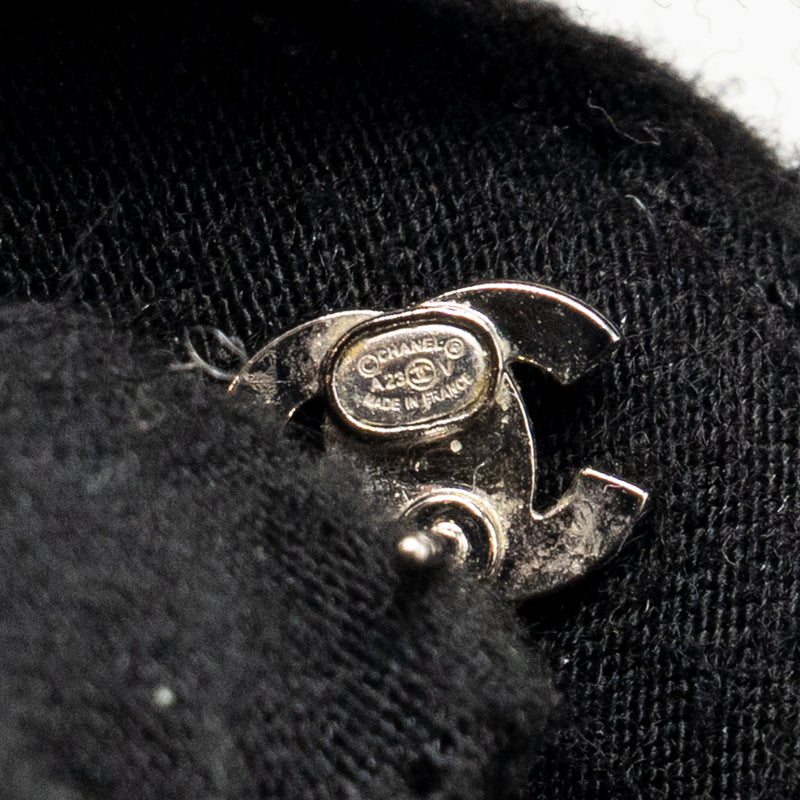 Chanel cc logo with pearl drop earrings silver tone