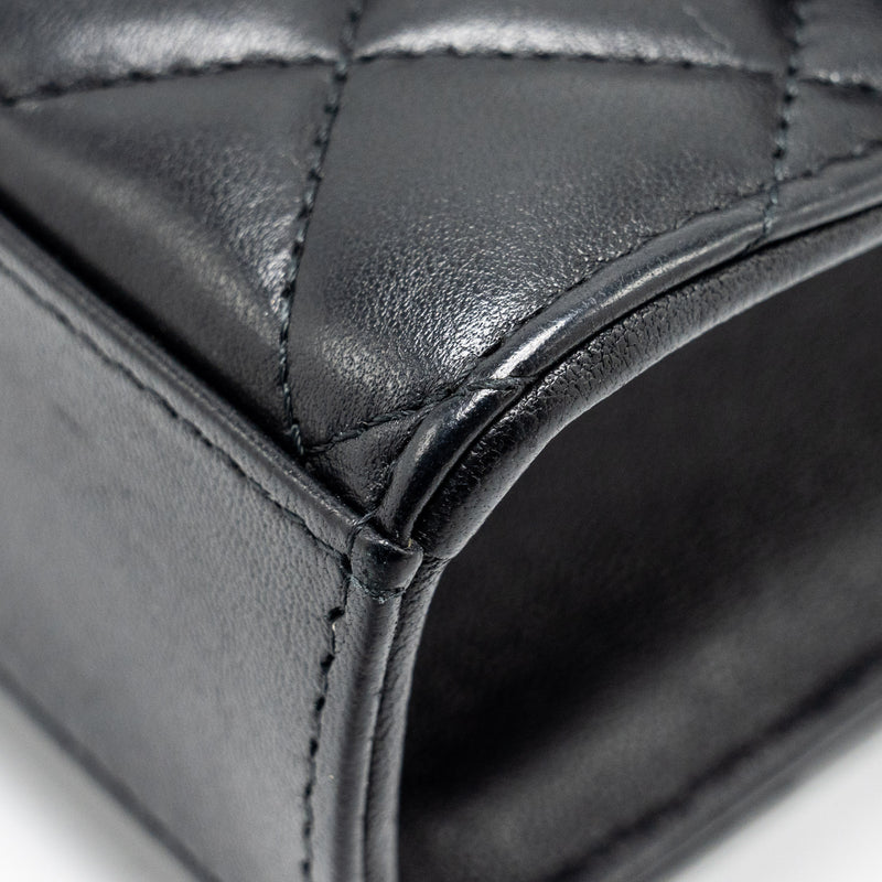 Chanel 22B Top Handle Mini Flap Clutch Lambskin black GHW (Microchip)