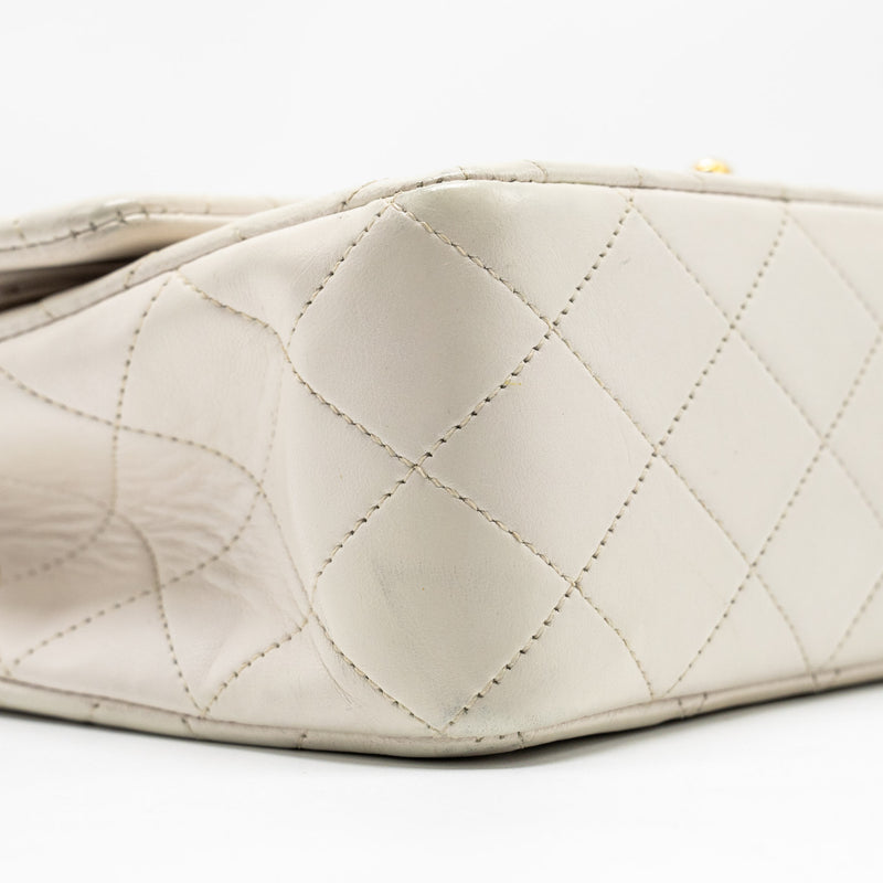 Chanel vintage Medium Classic Double Flap Bag Lambskin White GHW