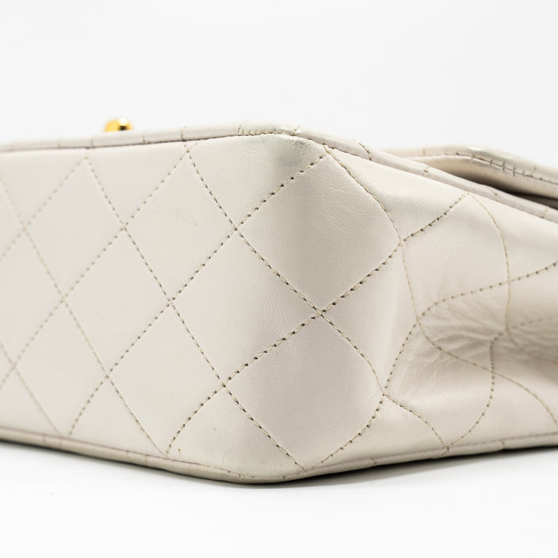Chanel vintage Medium Classic Double Flap Bag Lambskin White GHW