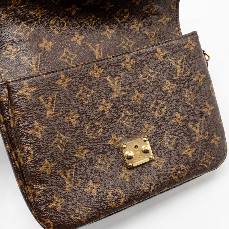 Louis Vuitton Pochette Metis Monogram Canvas GHW
