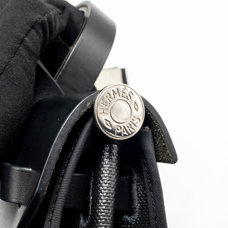 Hermes Herbag 31 Zip Bag Berline Canvas/Hunter Leather Black/ECRU-Black SHW Stamp D