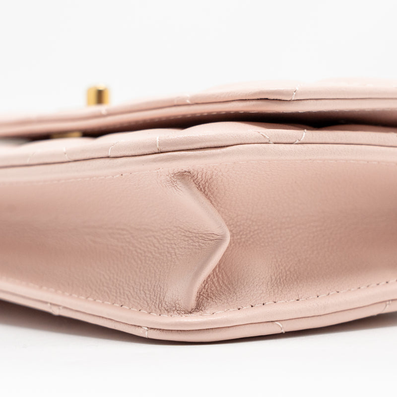 Chanel Pearl crush wallet on chain lambskin light pink GHW (Microchip)