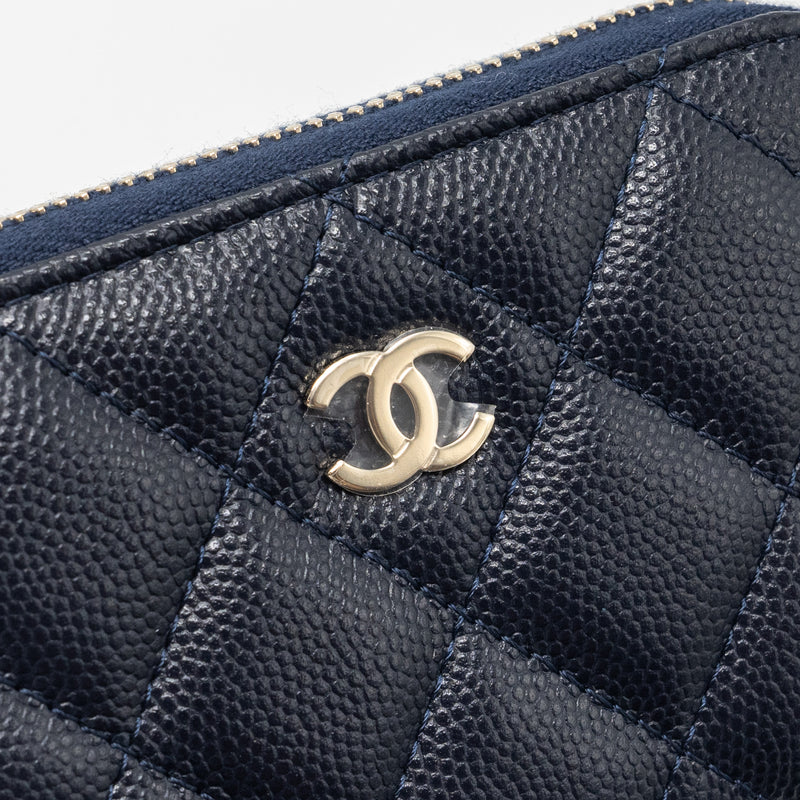 Chanel quilted zip card holder caviar navy SHW (microchip)