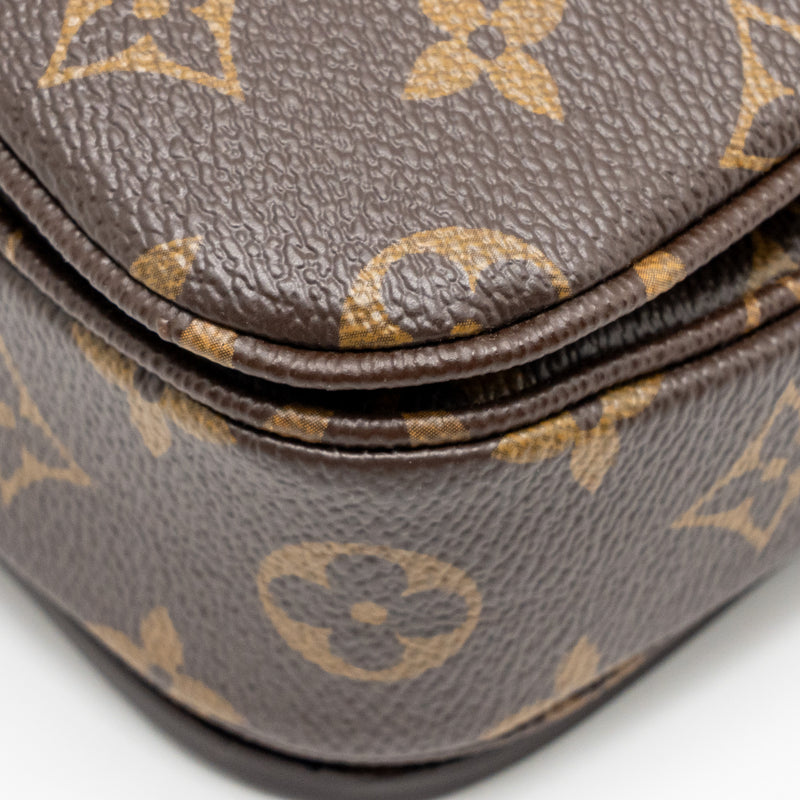 Louis Vuitton Pochette Métis Monogram Canvas GHW