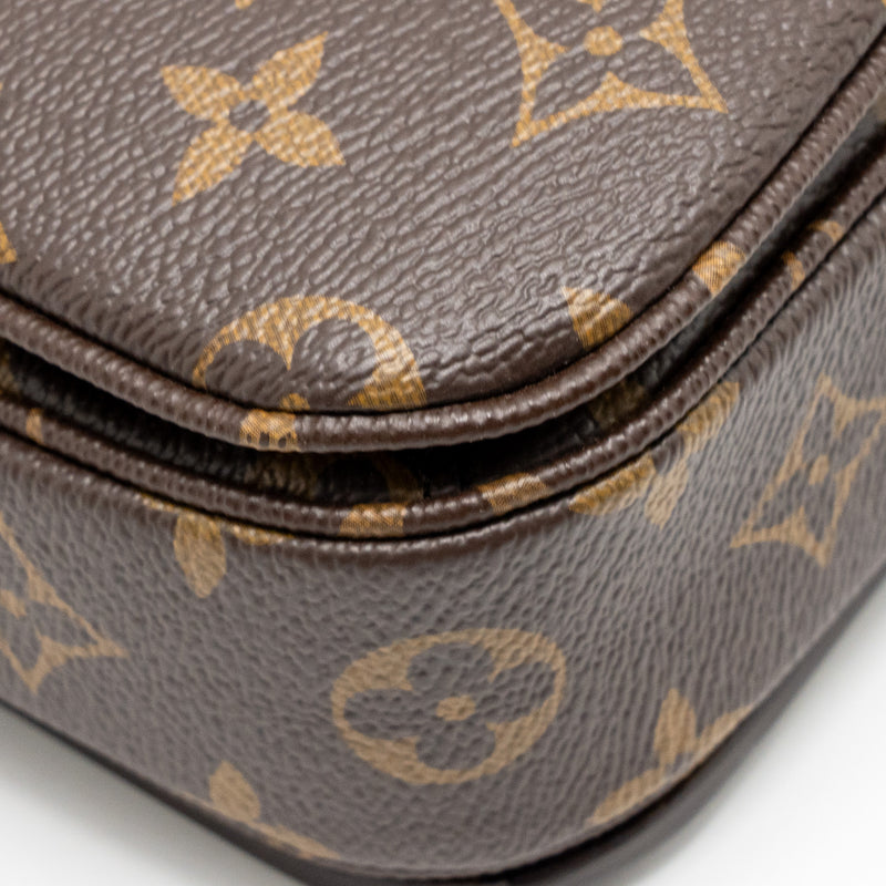 Louis Vuitton Pochette Métis Monogram Canvas GHW