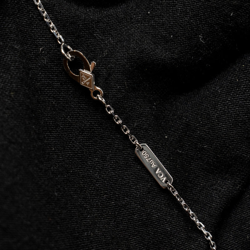 Van Cleef & arpels 2022 holiday limited vintage alhambra pendant porcelain/white gold/diamond