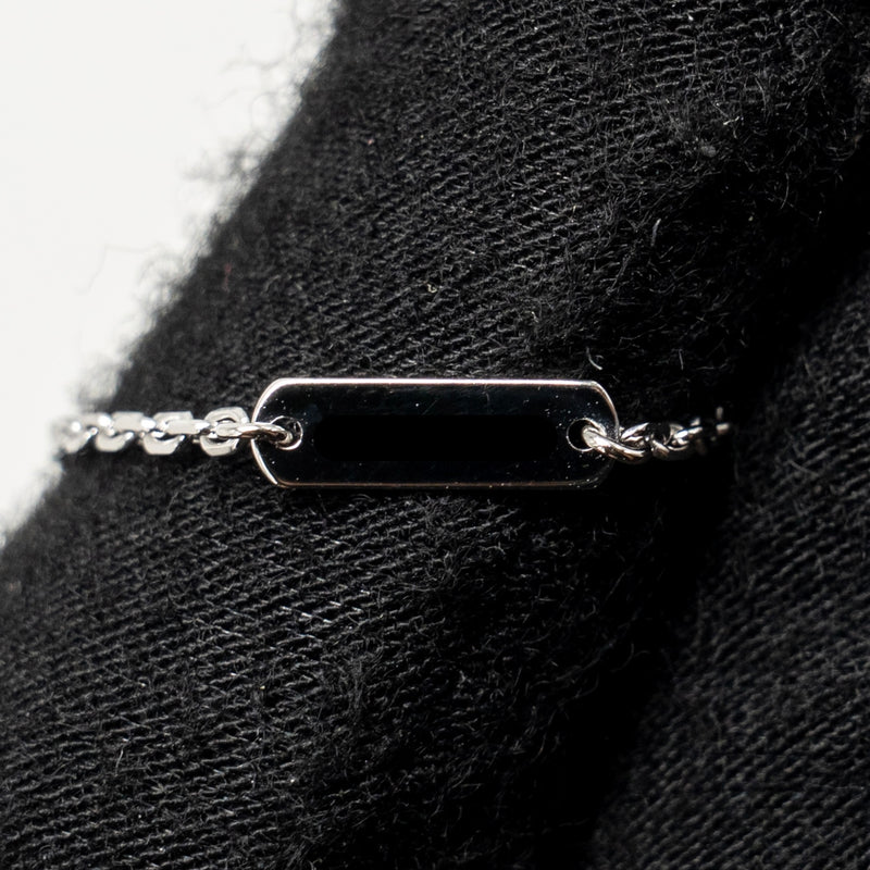 Van Cleef & arpels 2022 holiday limited vintage alhambra pendant porcelain/white gold/diamond