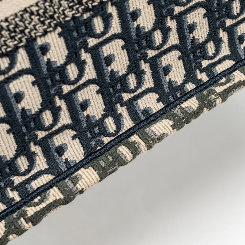 Dior Small Book Tote Blue/Ecru Dior Oblique Embroidry