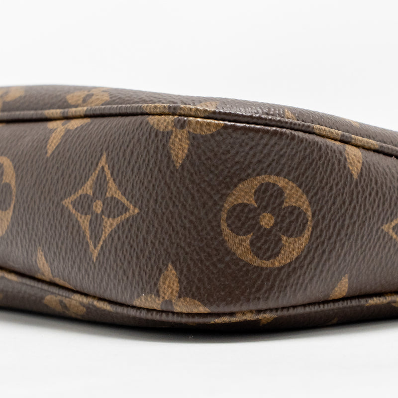 Louis Vuitton Pochette Accessories Monogram Canvas GHW