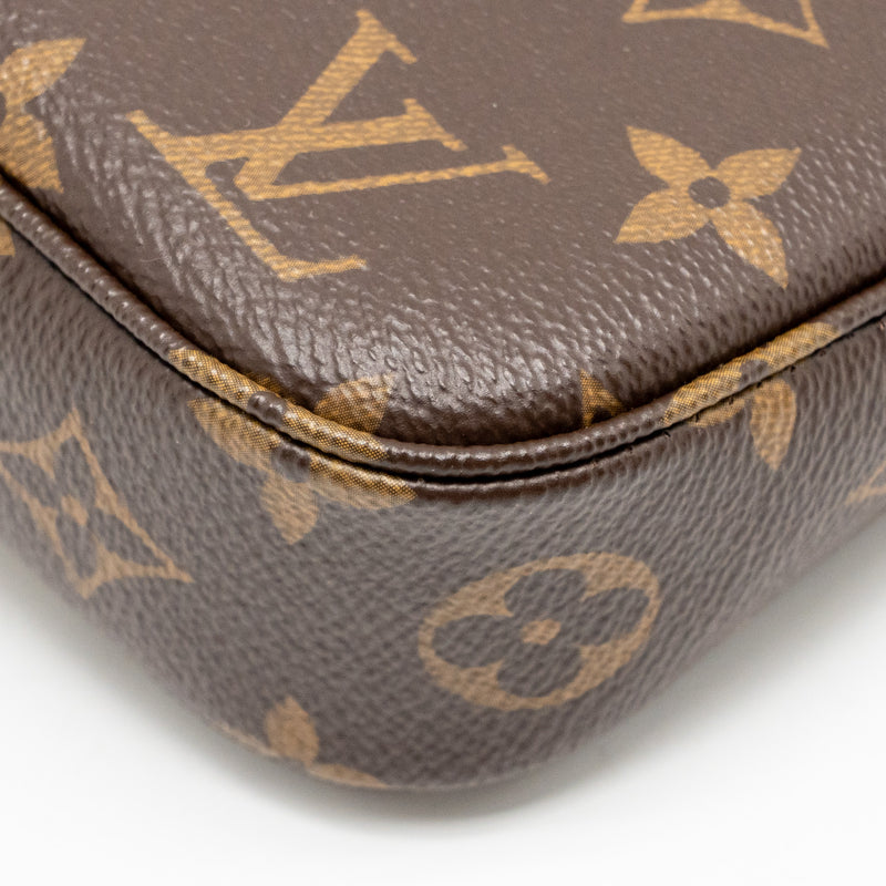 Louis Vuitton Pochette Accessories Monogram Canvas GHW