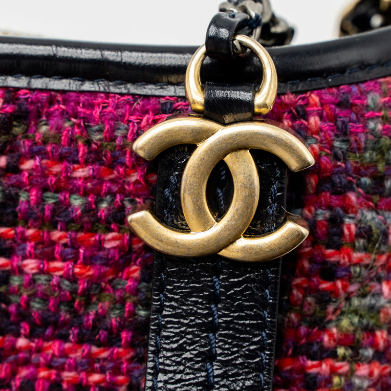 Chanel Small Gabrielle Hobo Bag Tweed/Calfskin Multicolour Multicolour Hardware