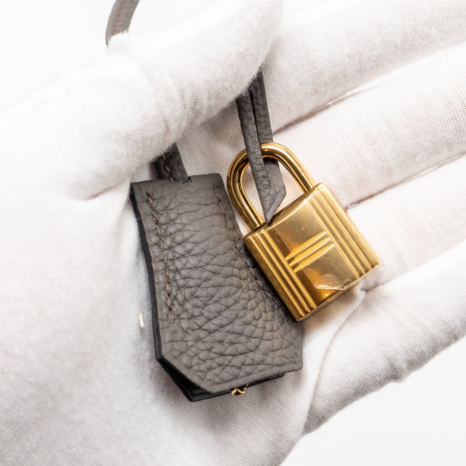 HERMES グレー タンクトップ HERMES(エルメス) タンクトップ(レディース) - ブランド通販のBUYMA