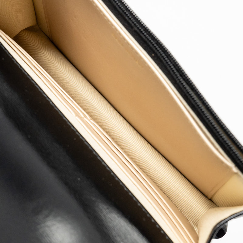 Chanel 24A Detailed Chain Wallet on Chain Shiny Calfskin Black GHW (Microchip）