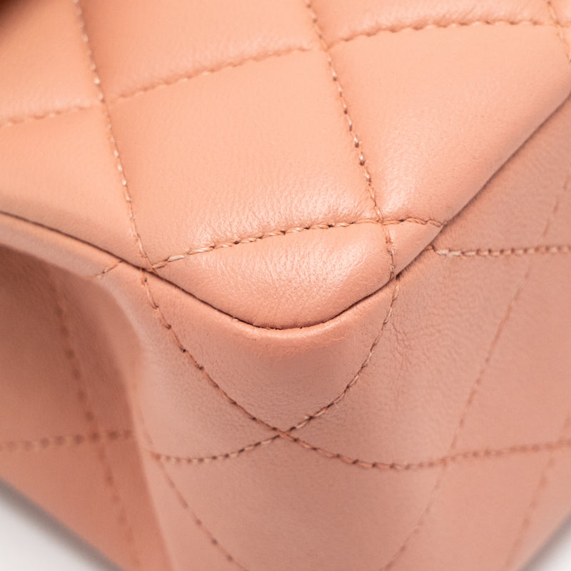Chanel Medium Classic Double flap bag lambskin pink SHW (microchip)