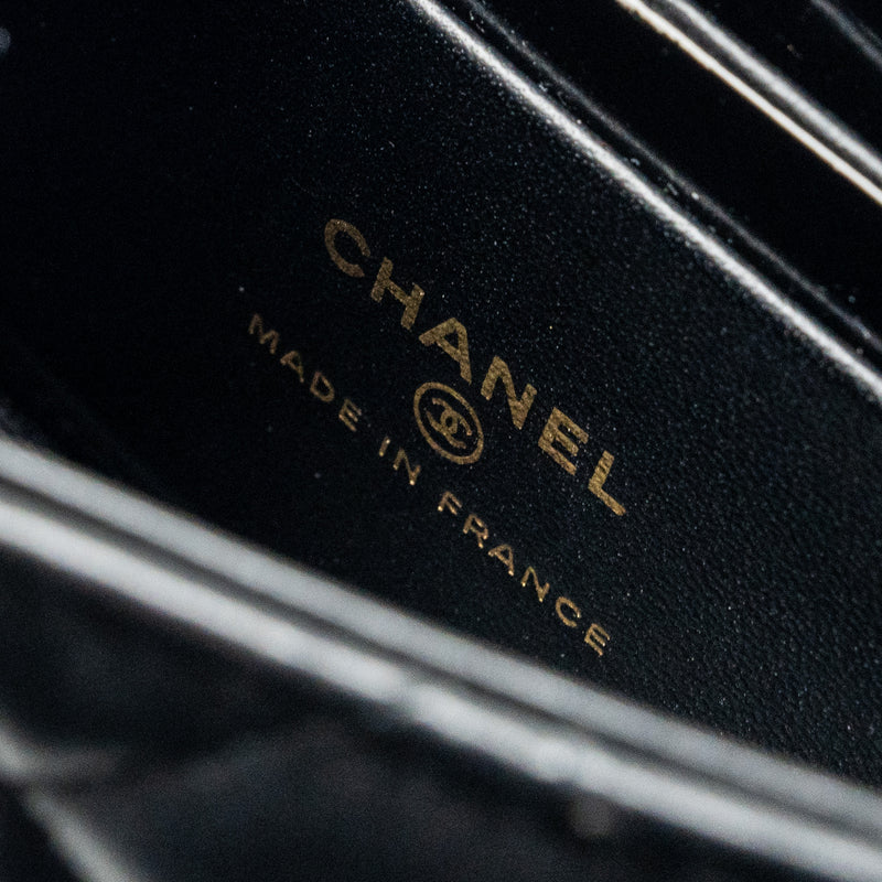 Chanel 22B Top Handle Mini Flap Clutch Lambskin black GHW (Microchip)