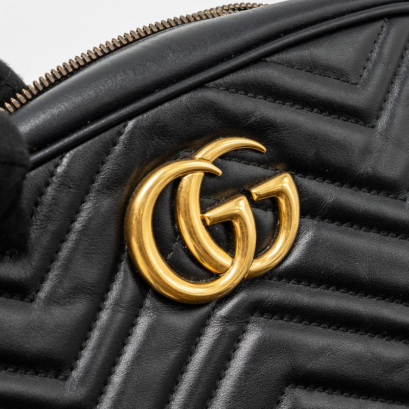 Gucci GG Marmont Mateless Shoulder bag calfskin black GHW