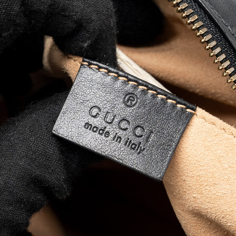 Gucci GG Marmont Mateless Shoulder bag calfskin black GHW