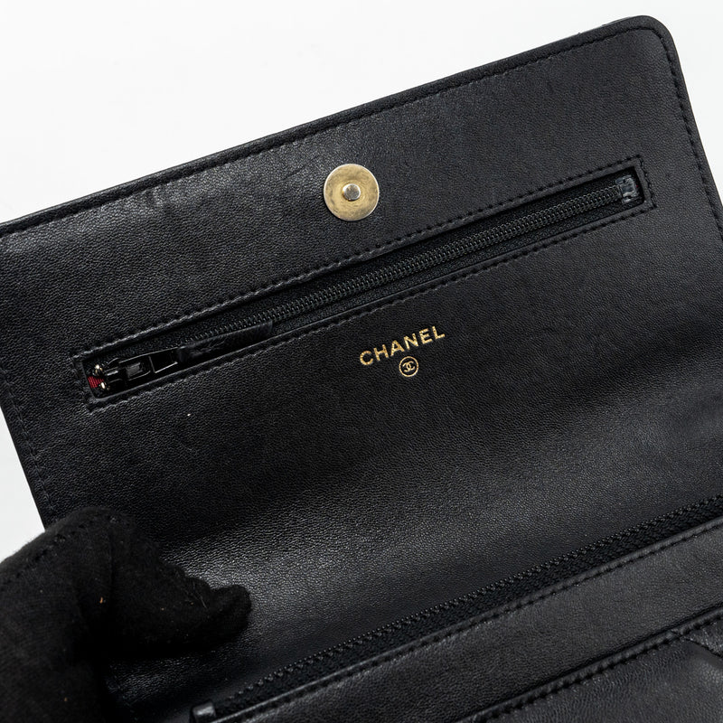 Chanel 19 wallet on chain lambskin black multicolor hardware (microchip)