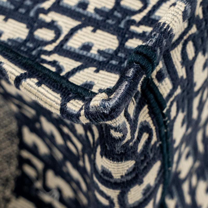 Dior Medium Dior Book Tote Dior Oblique Embroidery Ecru/Blue
