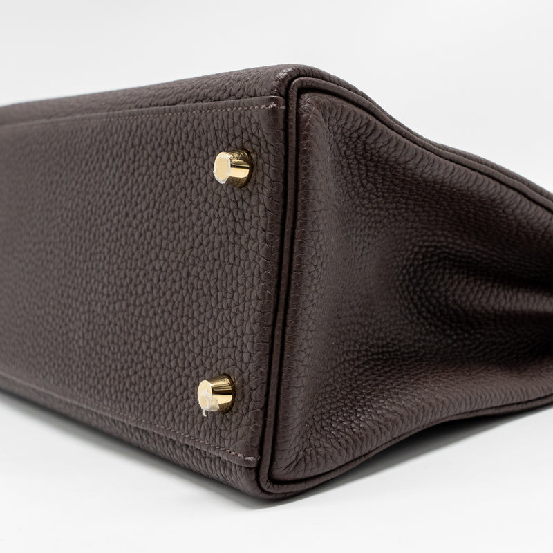 Hermes Kelly 28 Togo Chocolate GHW Stamp Y