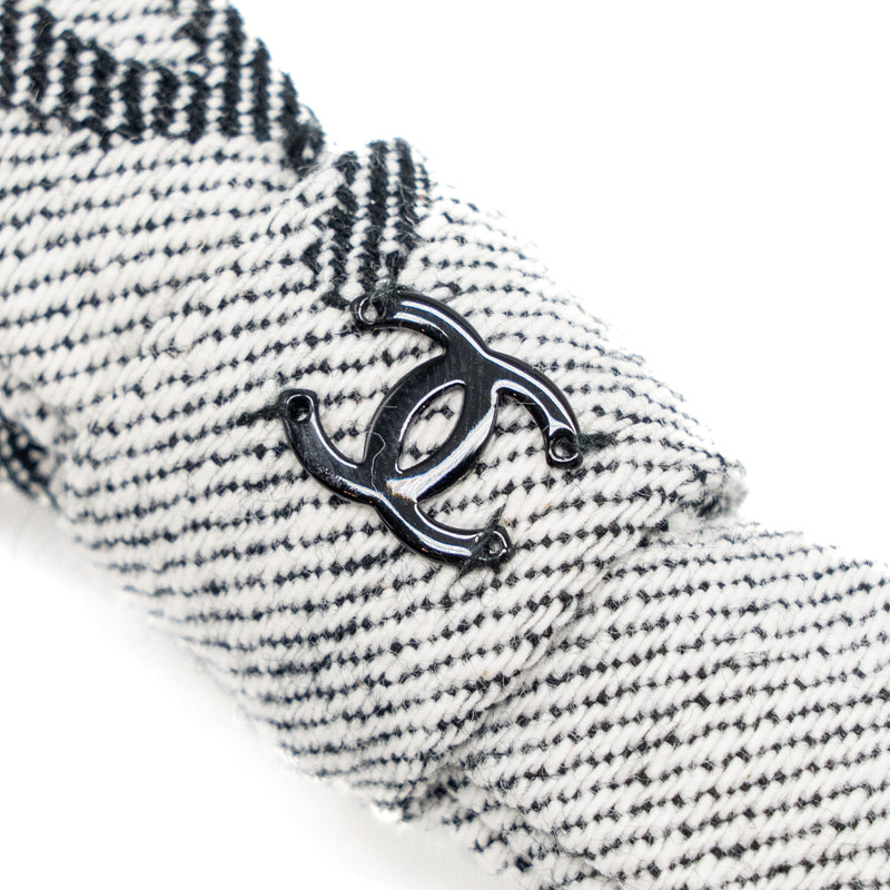 Chanel bow tie hair clip grey / black