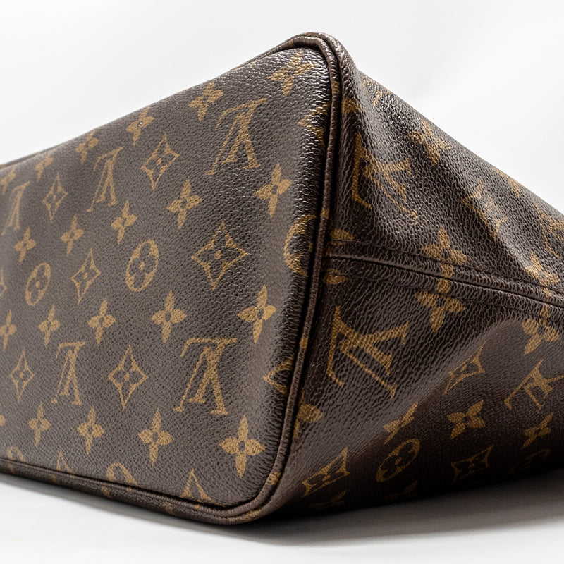 Louis Vuitton Neverfull MM Monogram Canvas GHW