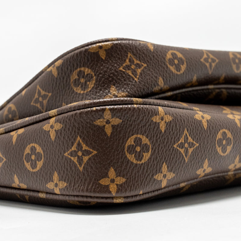 Louis Vuitton Multi Pochette Accessoires Monogram Canvas GHW