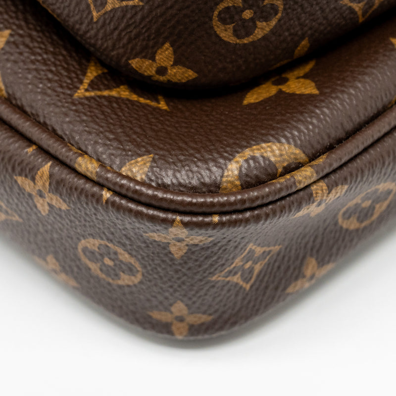 Louis Vuitton Multi Pochette Accessoires Monogram Canvas GHW