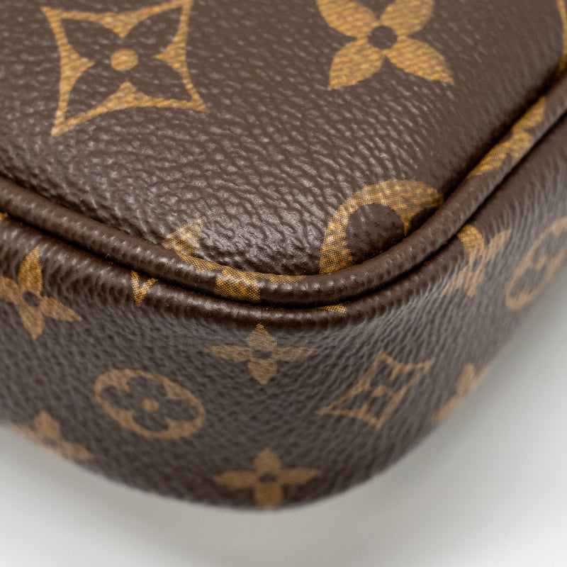 Louis Vuitton Multi Pochette Accessoires Monogram Canvas GHW