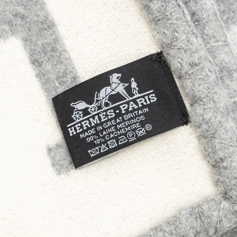 HERMES Avalon Throw Blanket Gris Clair
