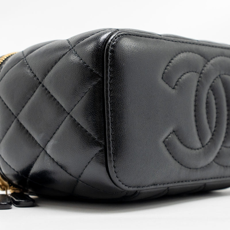 Chanel letter twist top handle lambskin black GHW (microchip)