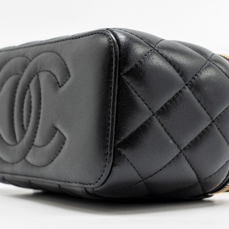 Chanel letter twist top handle lambskin black GHW (microchip)