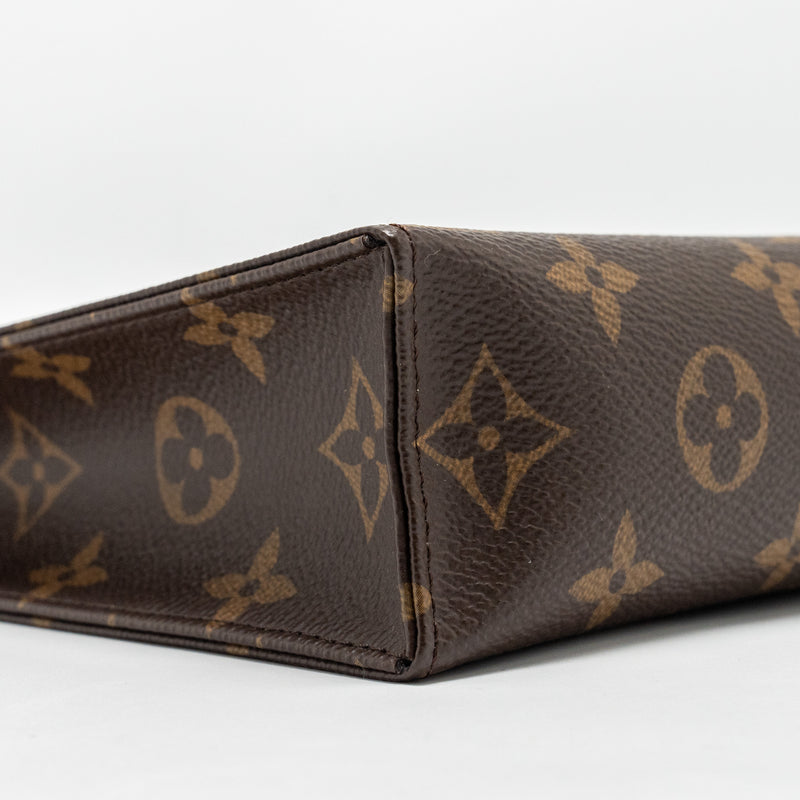 Louis Vuitton Poche Toilette 19 Monogram Canvas GHW