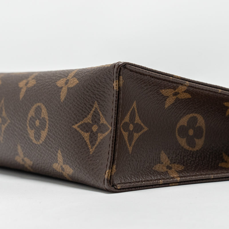 Louis Vuitton Poche Toilette 19 Monogram Canvas GHW