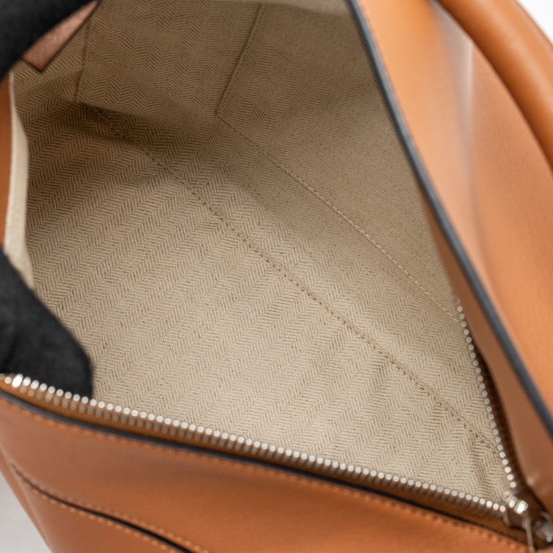 Loewe Puzzle Bag in Classic Calfskin Tan SHW