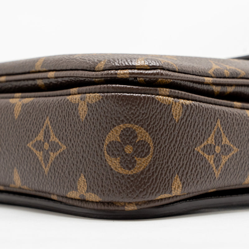 Louis Vuitton Pochette Metis monogram Canvas GHW