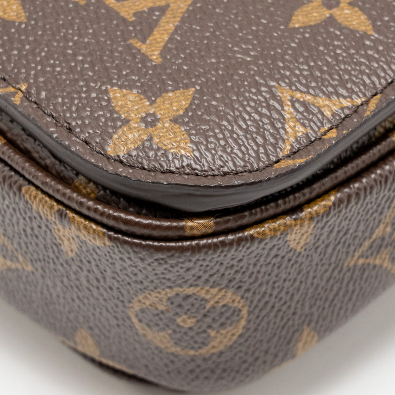 Louis Vuitton Pochette Metis monogram Canvas GHW