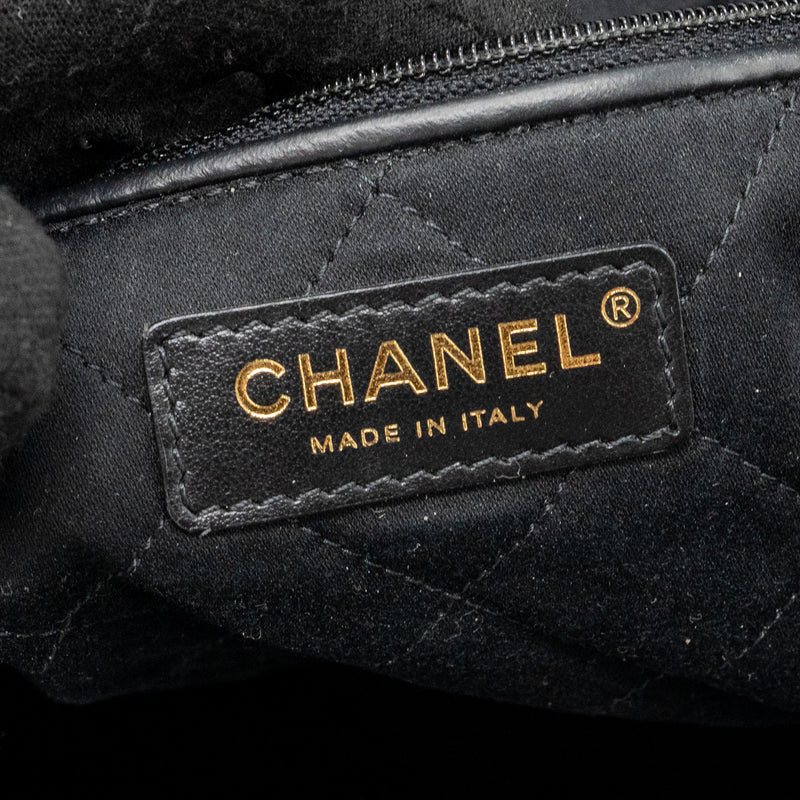 Chanel medium 22 bag calfskin black GHW (microchip)