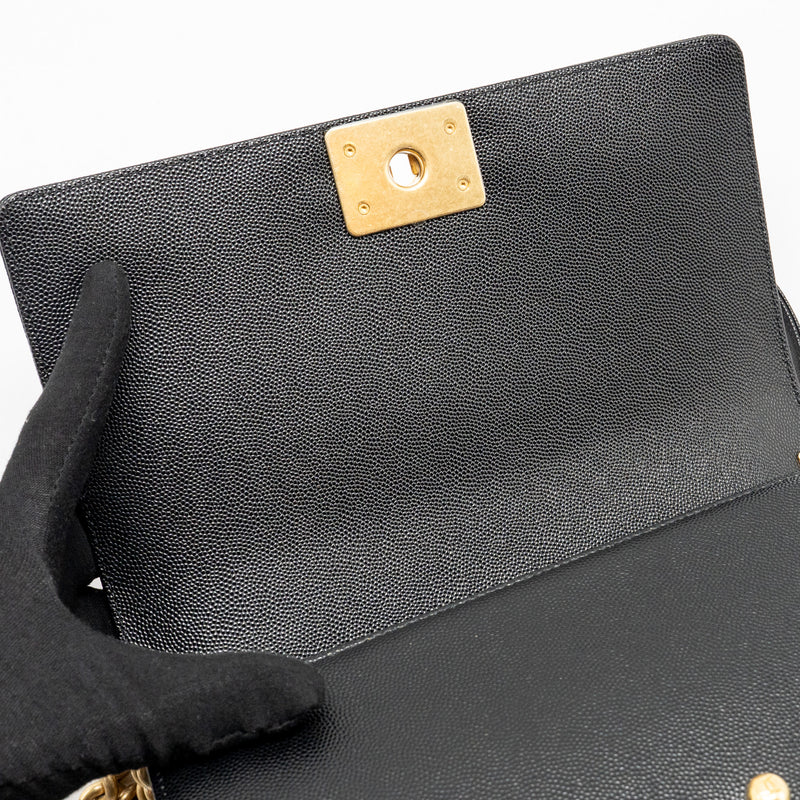 Chanel Medium Boy Bag Caviar Black GHW (microchip)