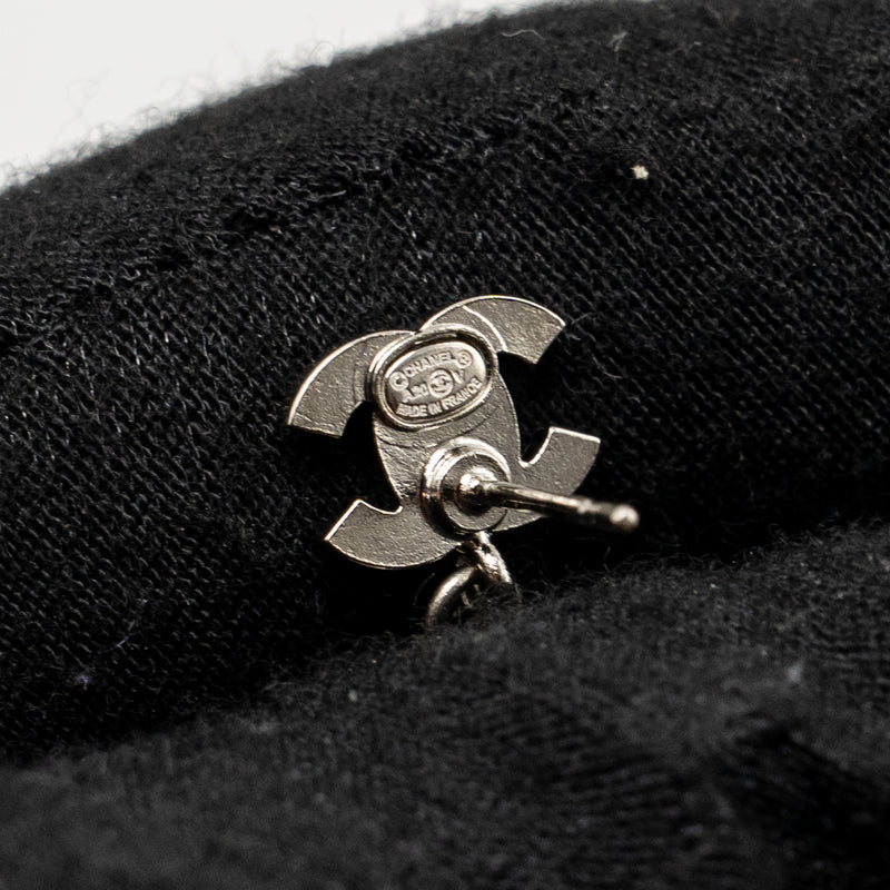 Chanel Pearl Dropped CC logo Earrings Silver Tone