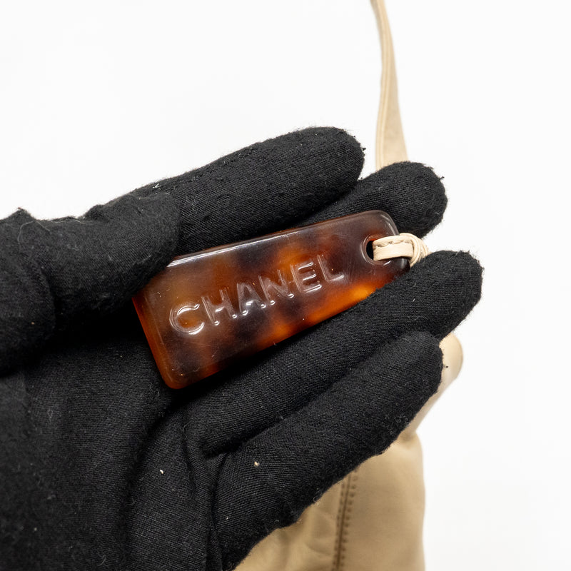 Chanel vintage tote hobo bag with tortoiseshell tag leather beige LGHW