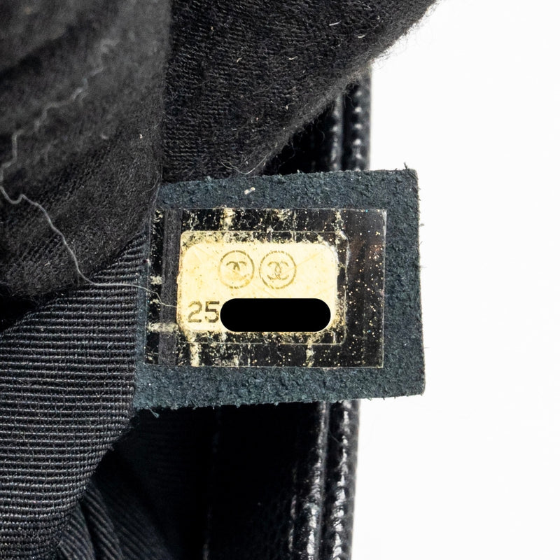 Chanel Medium Boy Bag Caviar black ruthenium silver hardware