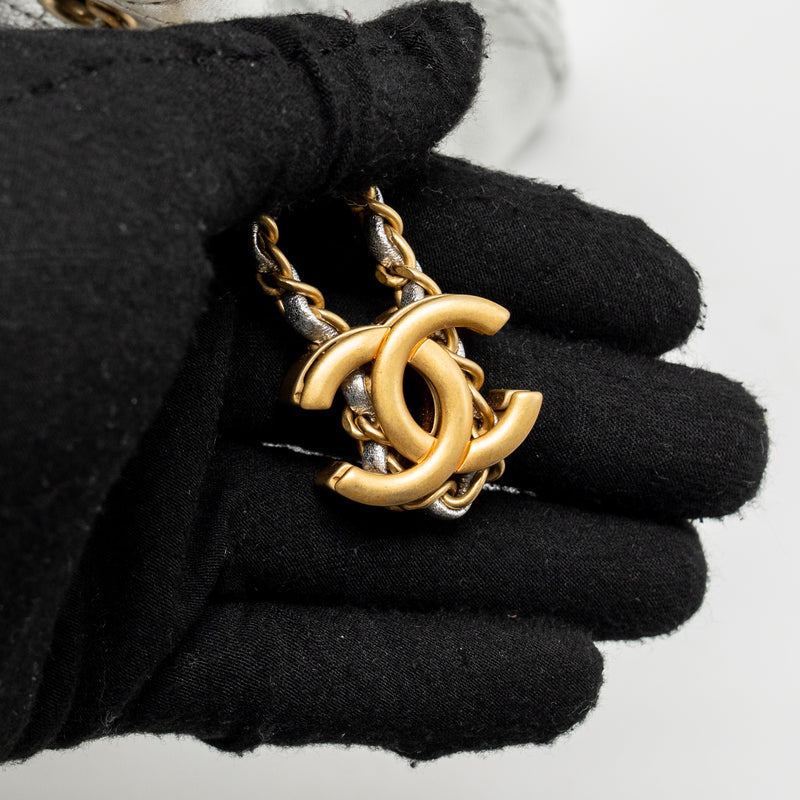 Chanel Small 25 bag caviar silver GHW (microchip)