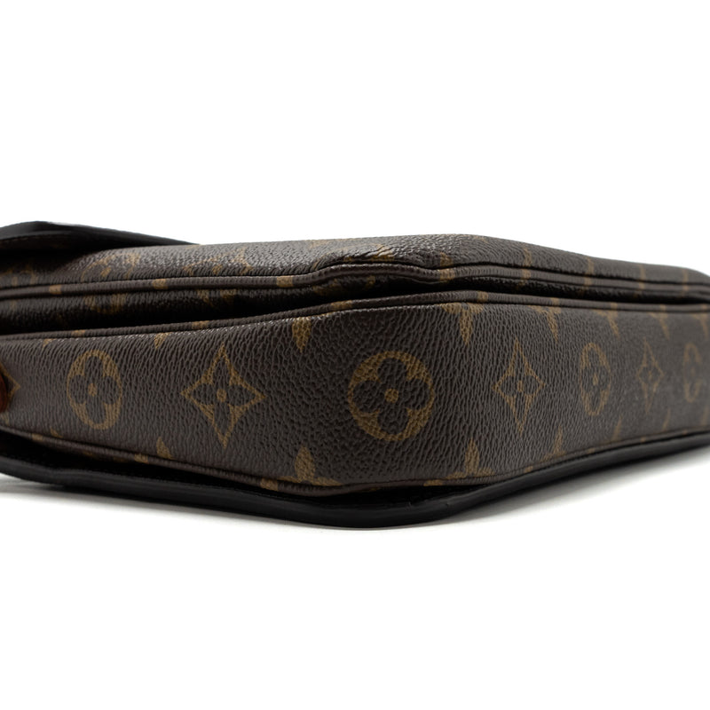 Louis Vuitton Pochette Métis Monogram Canvas GHW