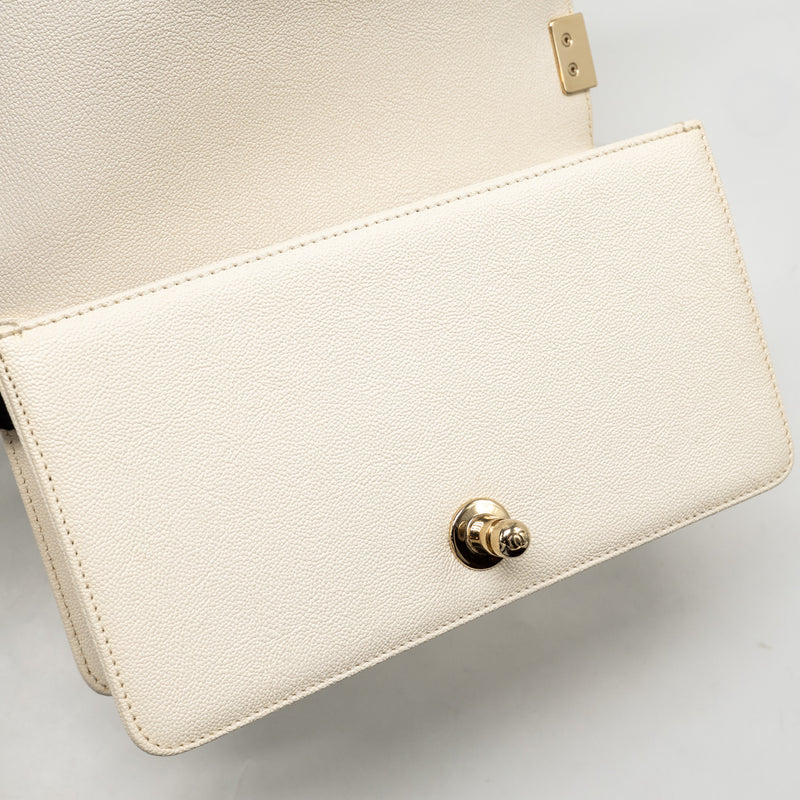 Chanel Small boy bag caviar white LGHW